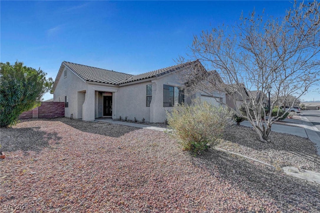5919 Pavilion Lakes Avenue Property Photo 3