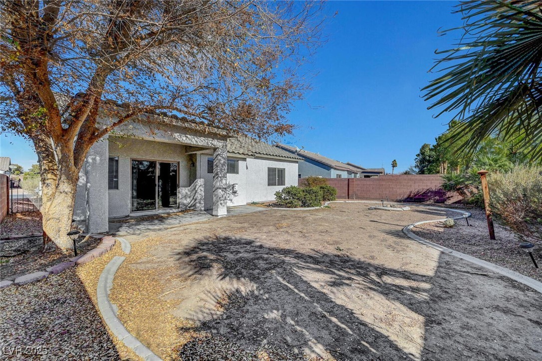 5919 Pavilion Lakes Avenue Property Photo 10