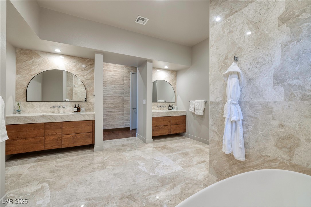 609 Sleeping Dragon Drive Property Photo 29