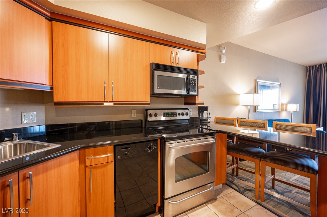 211 East Flamingo Road 414 Property Photo 6
