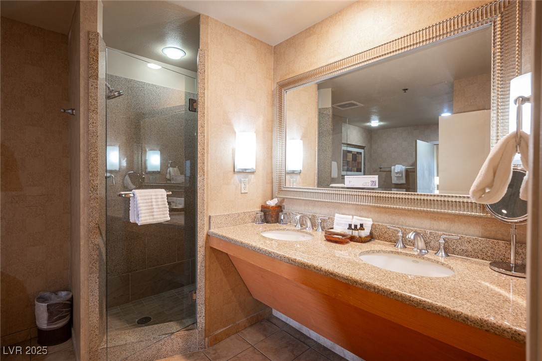 211 East Flamingo Road 414 Property Photo 32