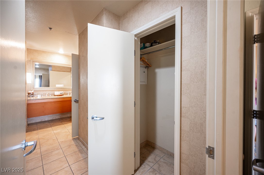 211 East Flamingo Road 414 Property Photo 38