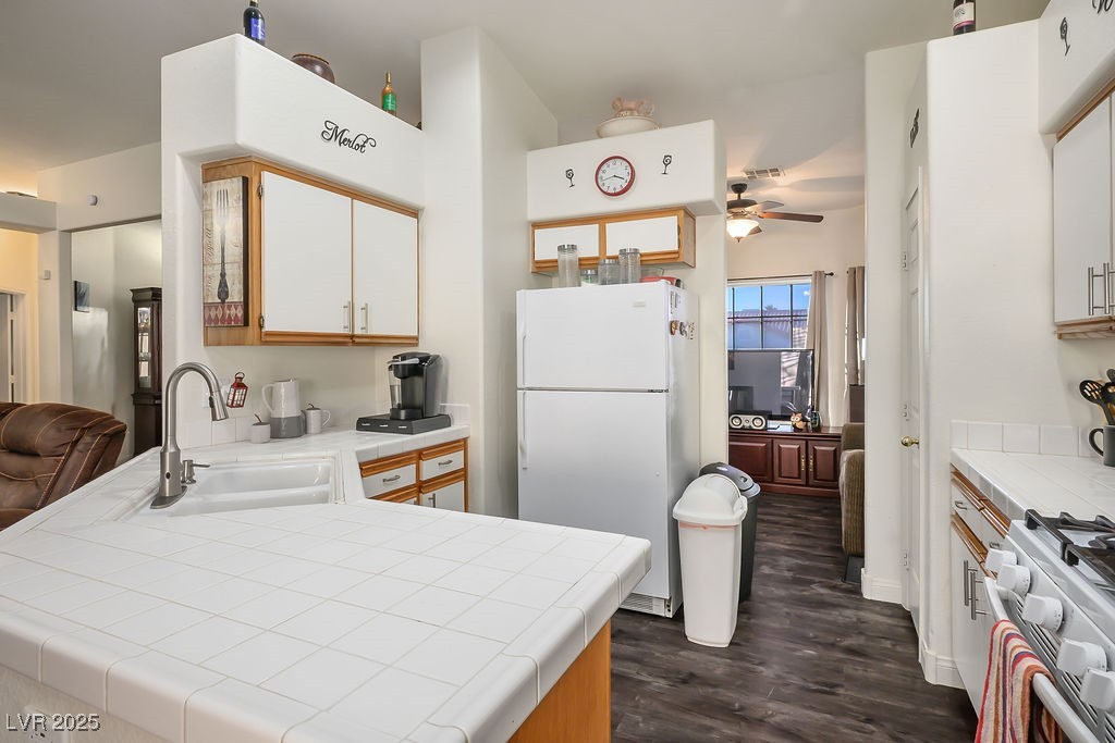 2594 Florida Keys Drive Property Photo 7