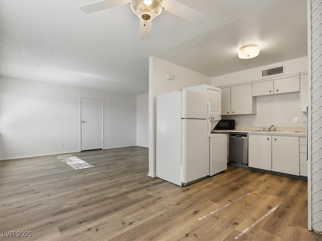 350 East Desert Inn Road H208 Property Photo 9