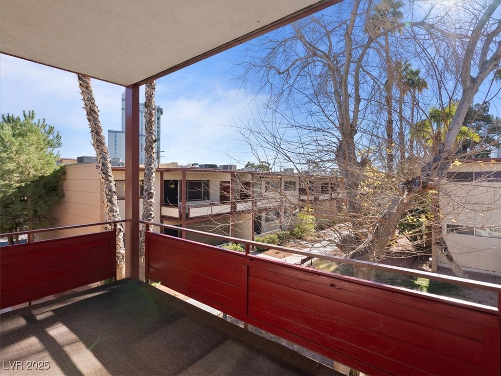 350 East Desert Inn Road H208 Property Photo 22
