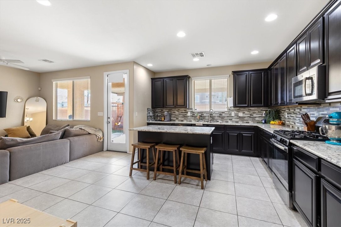 6301 Beavertail Pond Avenue Property Photo 8