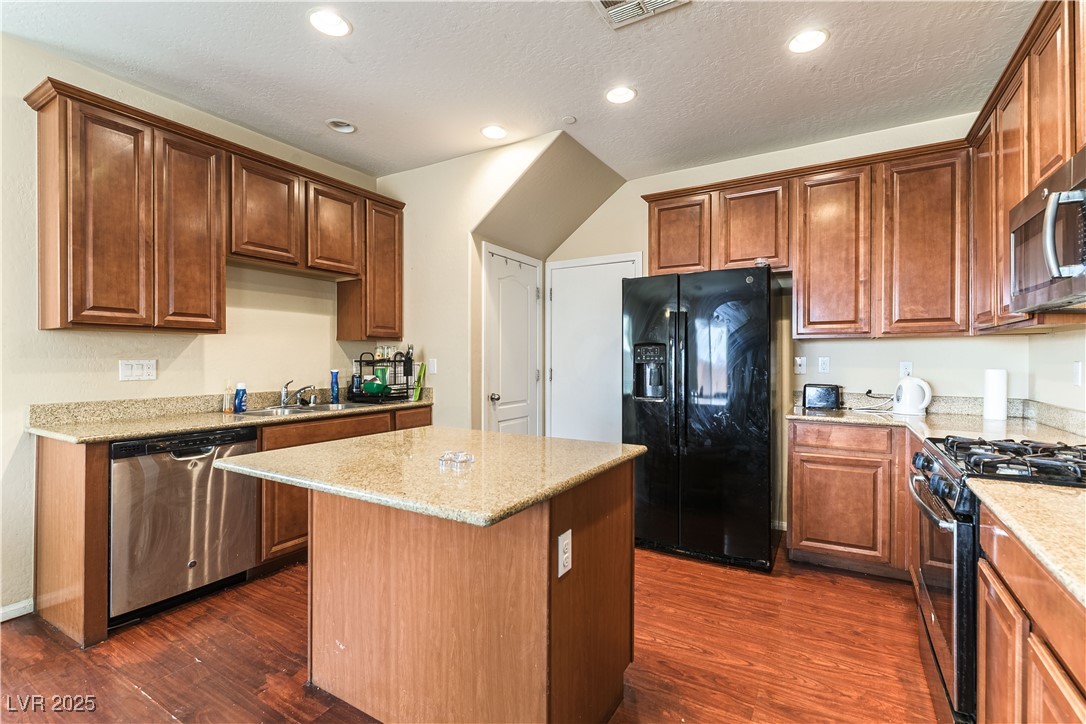 658 Forest Peak Street Property Photo 8