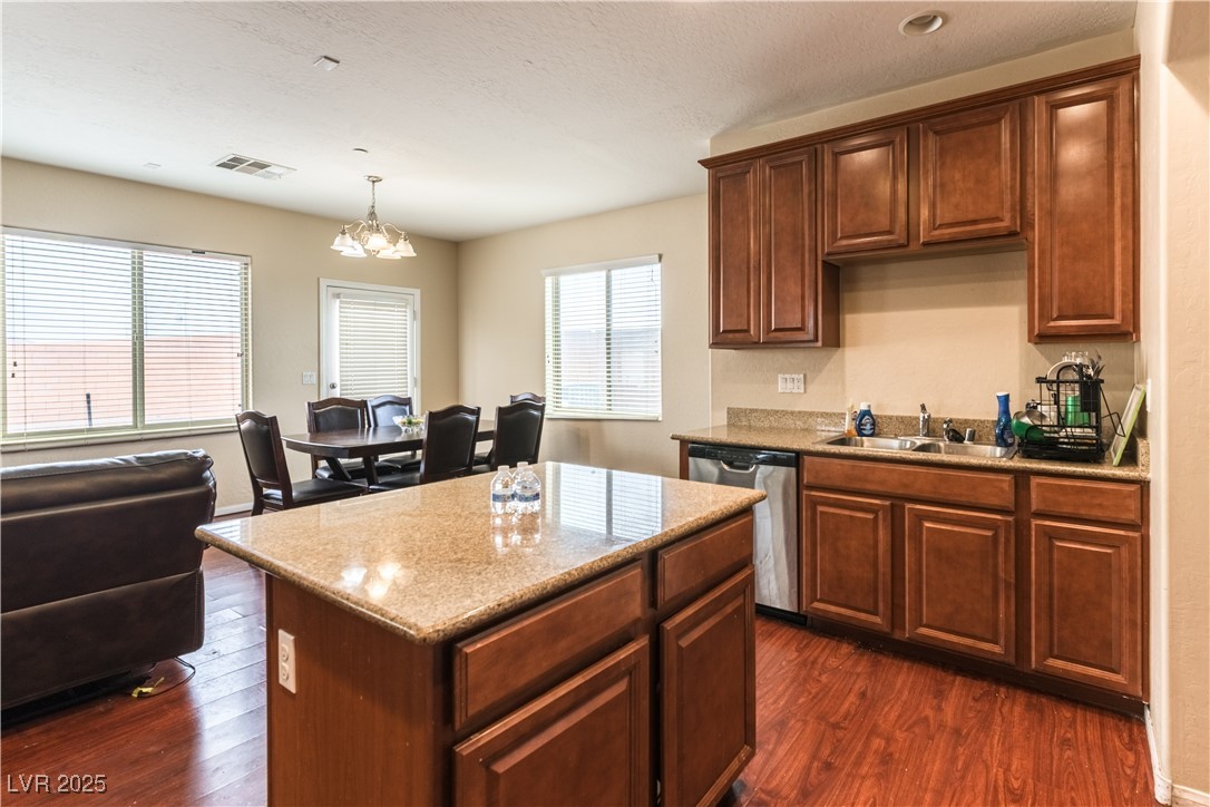 658 Forest Peak Street Property Photo 25