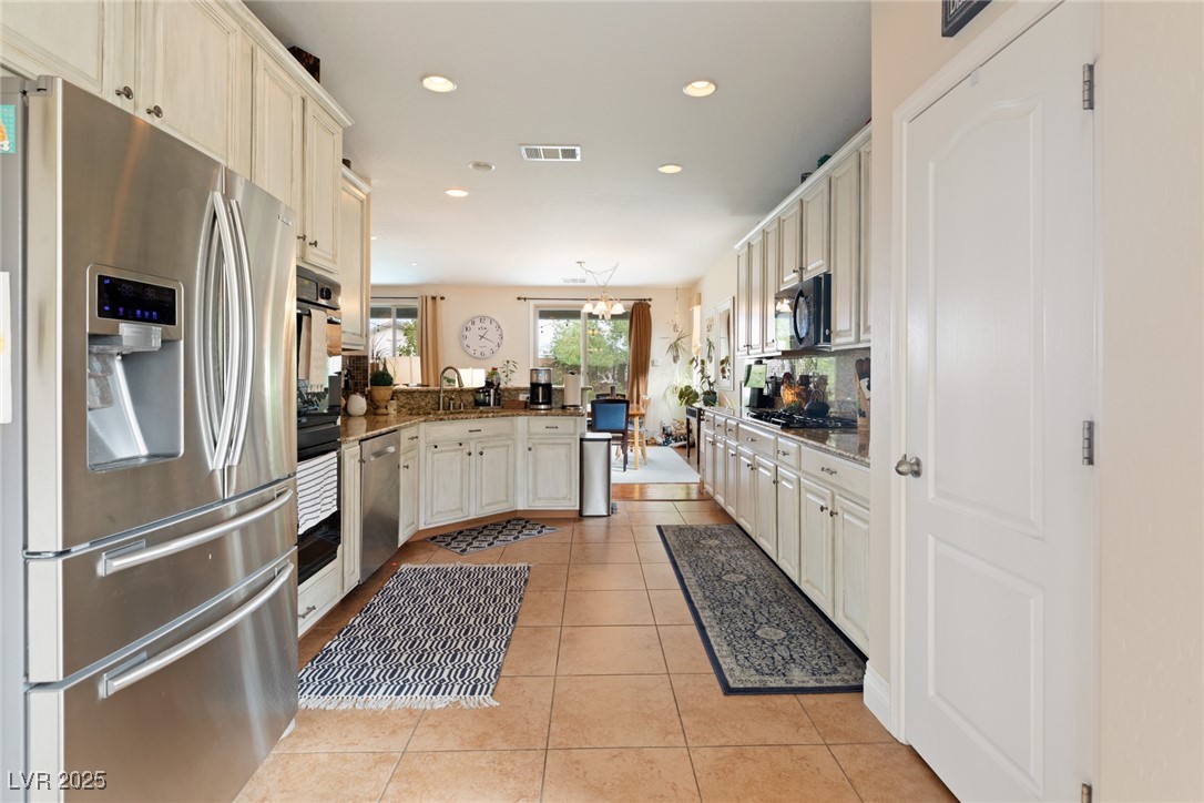 7306 Puckershire Street Property Photo 13