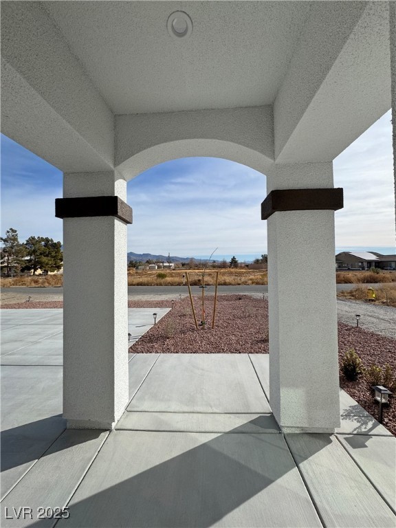 2560 Tahachapi Avenue Property Photo 4