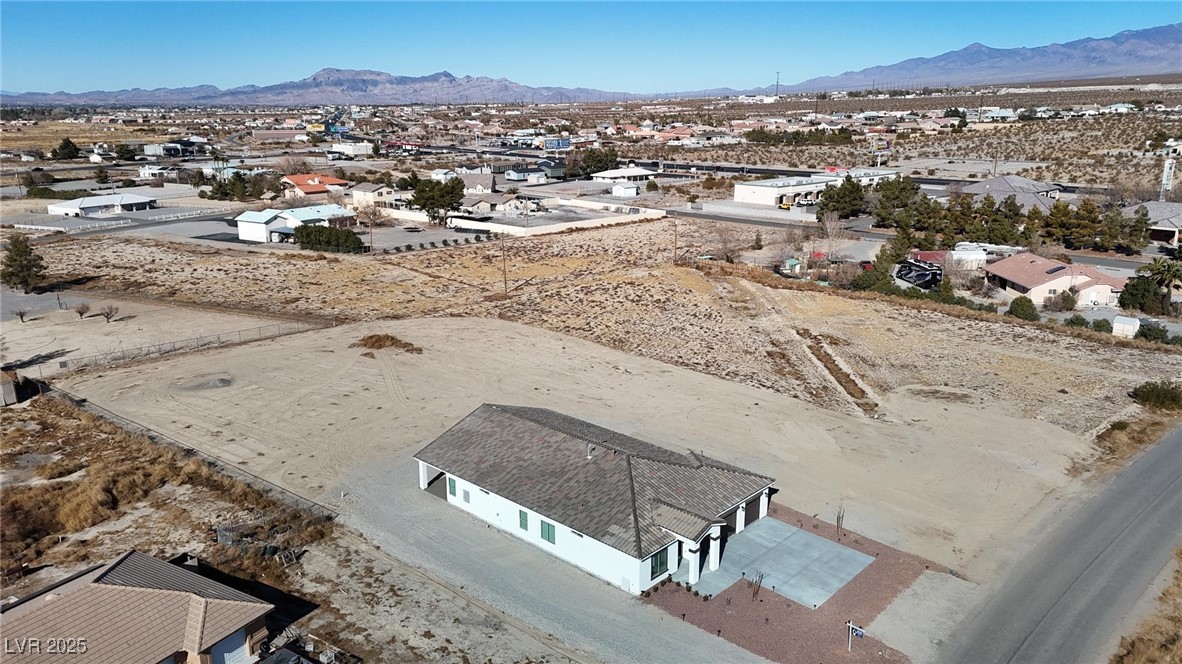 2560 Tahachapi Avenue Property Photo 9