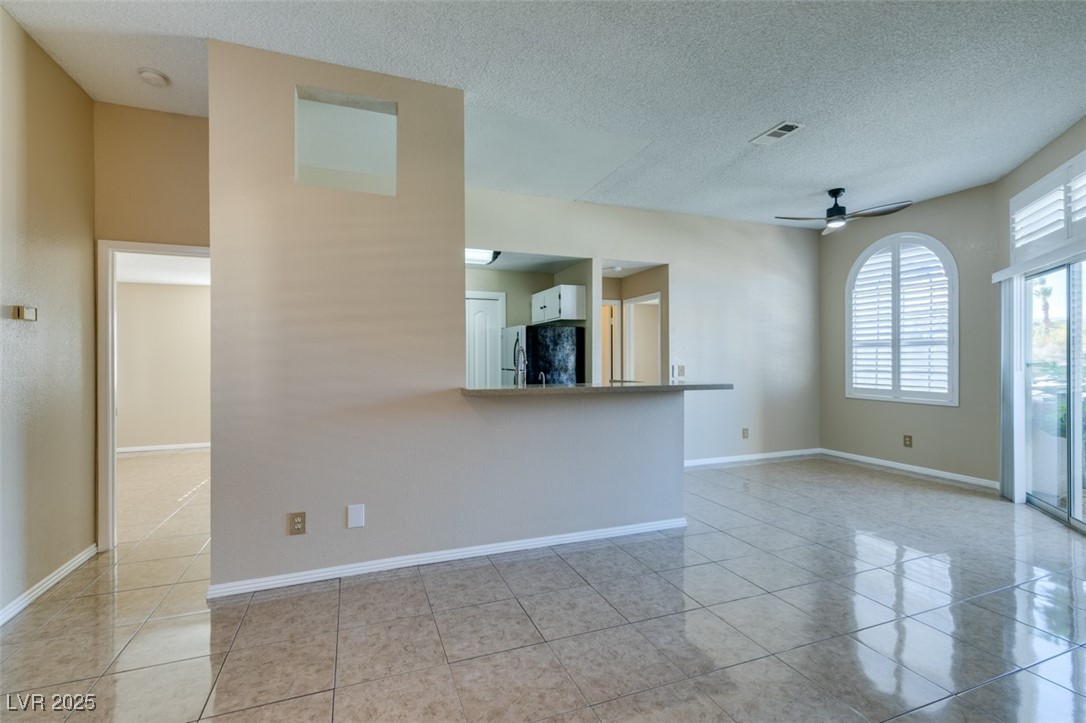 3150 Soft Breezes Drive 2030 Property Photo 6