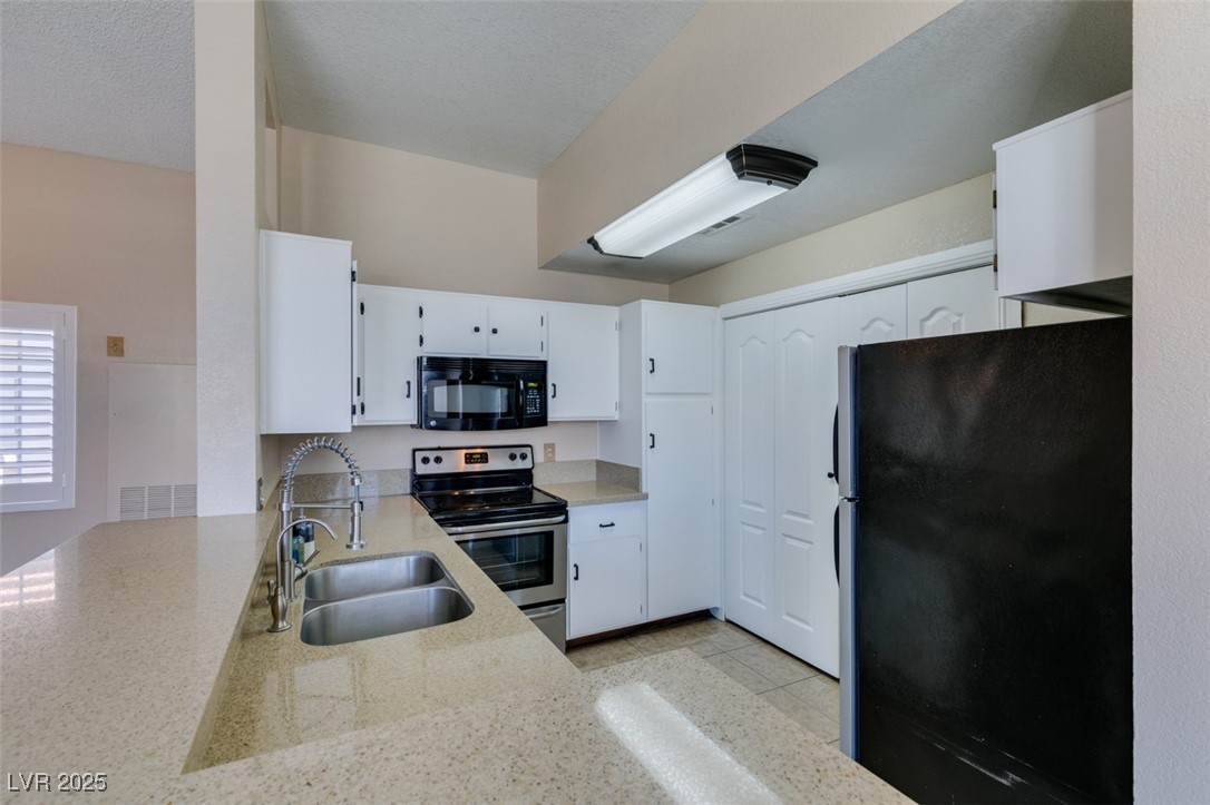 3150 Soft Breezes Drive 2030 Property Photo 25