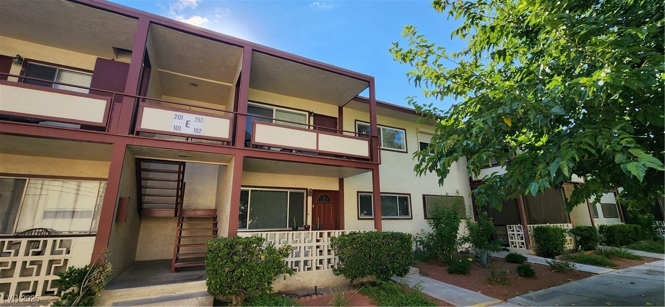 350 East Desert Inn Road 202 Property Photo 1