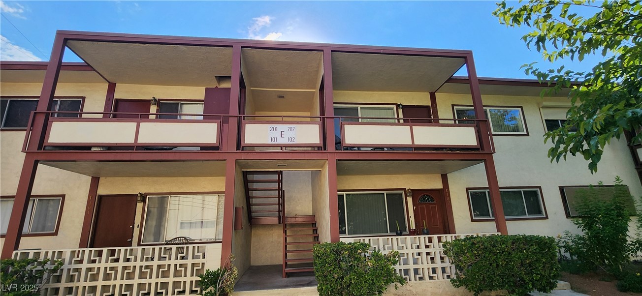 350 East Desert Inn Road 202 Property Photo 2