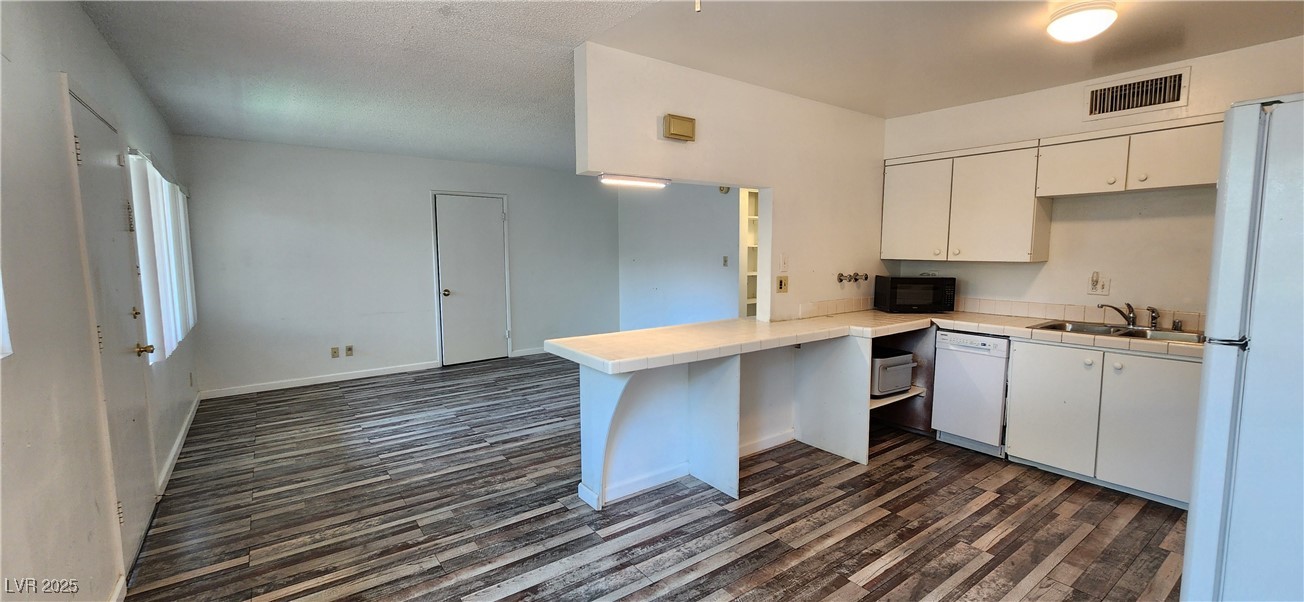 350 East Desert Inn Road 202 Property Photo 13