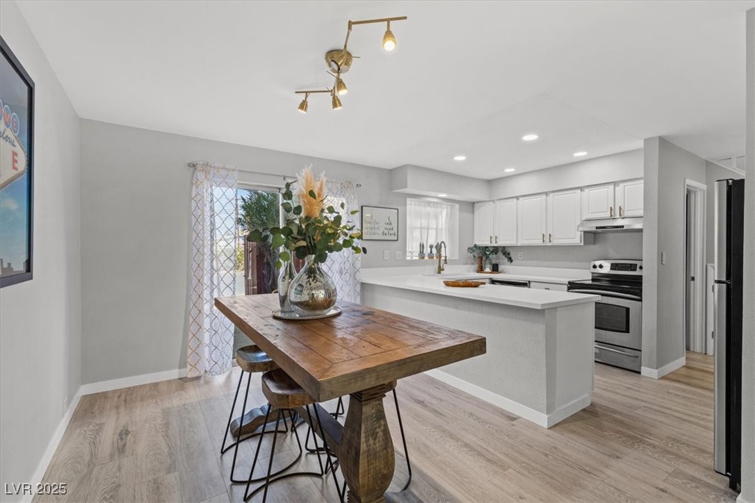 656 Tam O Shanter Property Photo 1