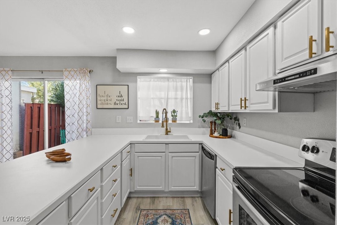 656 Tam O Shanter Property Photo 4