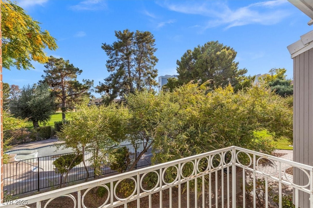 656 Tam O Shanter Property Photo 18