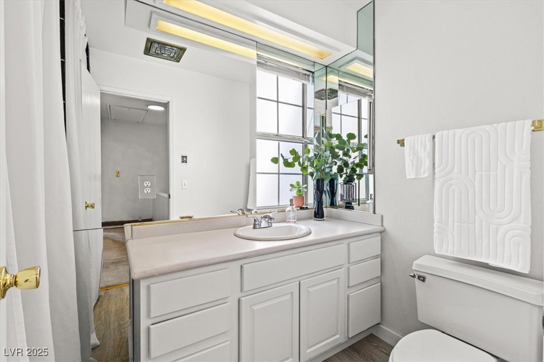 656 Tam O Shanter Property Photo 19