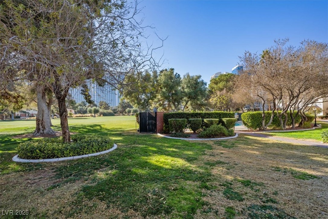 656 Tam O Shanter Property Photo 29