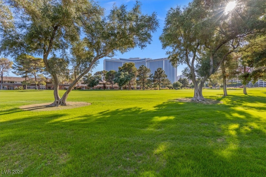 656 Tam O Shanter Property Photo 32