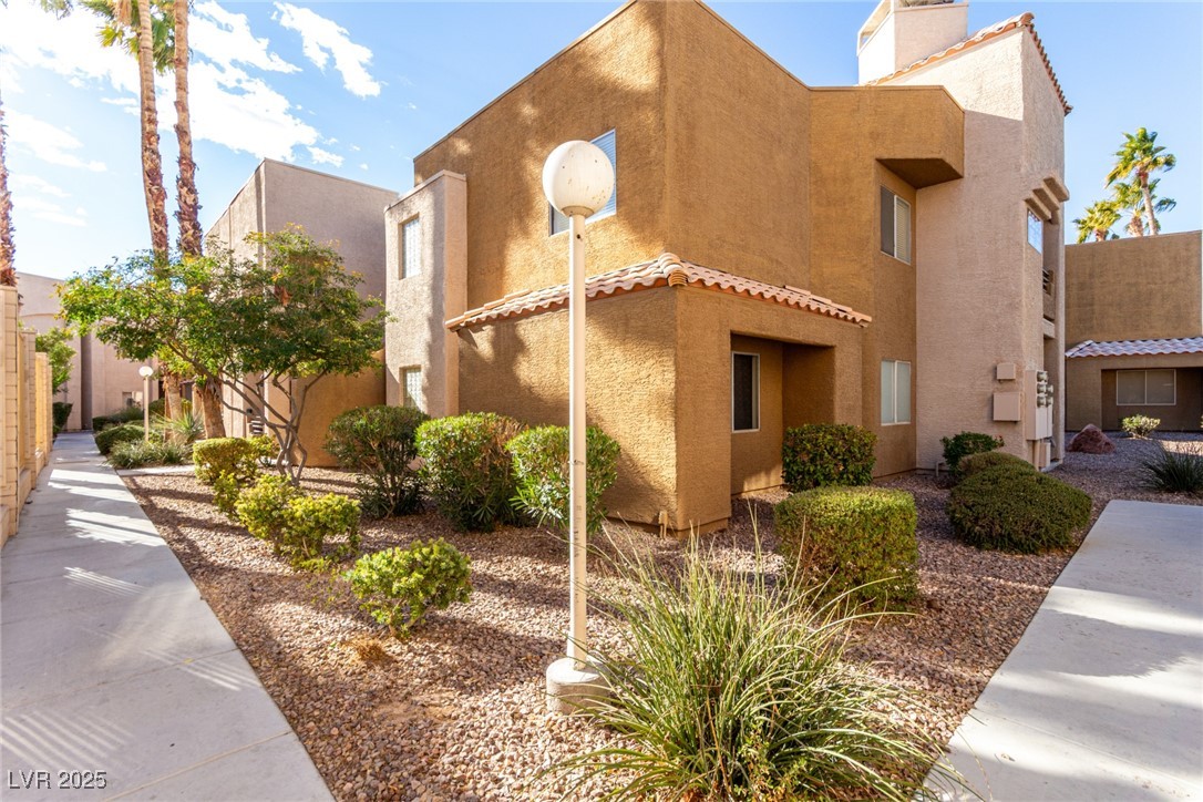 6885 Tamarus Street 201 Property Photo 4