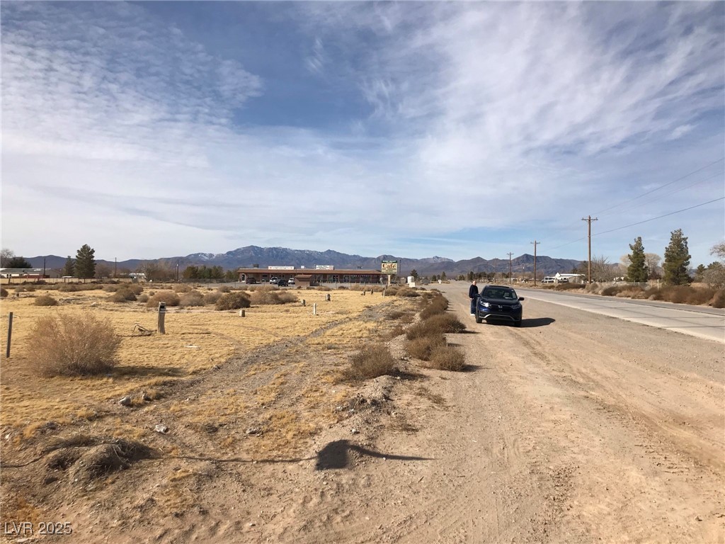 811 East Quartz Avenue Property Photo 4