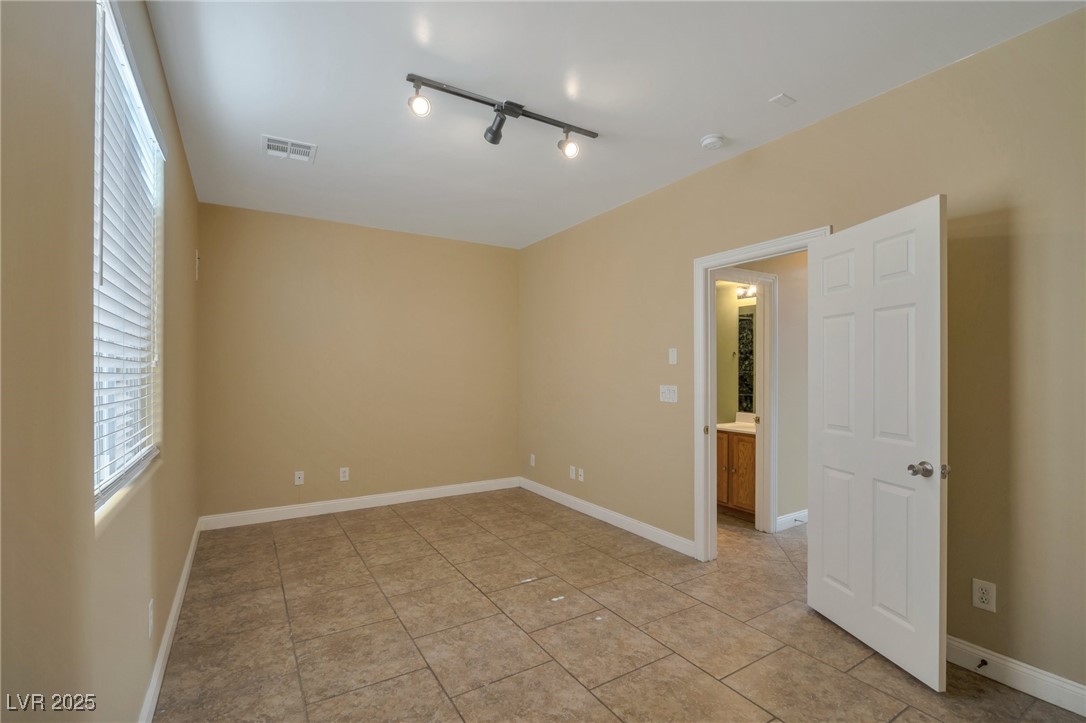 5915 Poplar Tree Street Property Photo 12