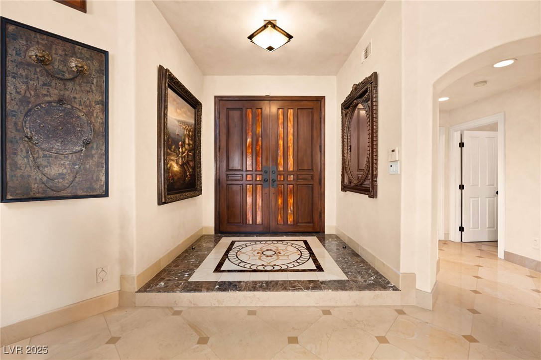 2204 Glenbrook Way Property Photo 6