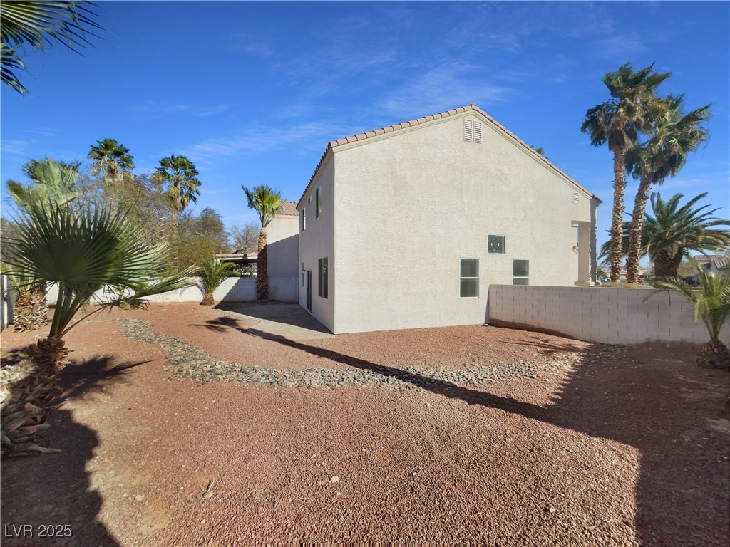 9511 Withering Pine Street Property Photo 8