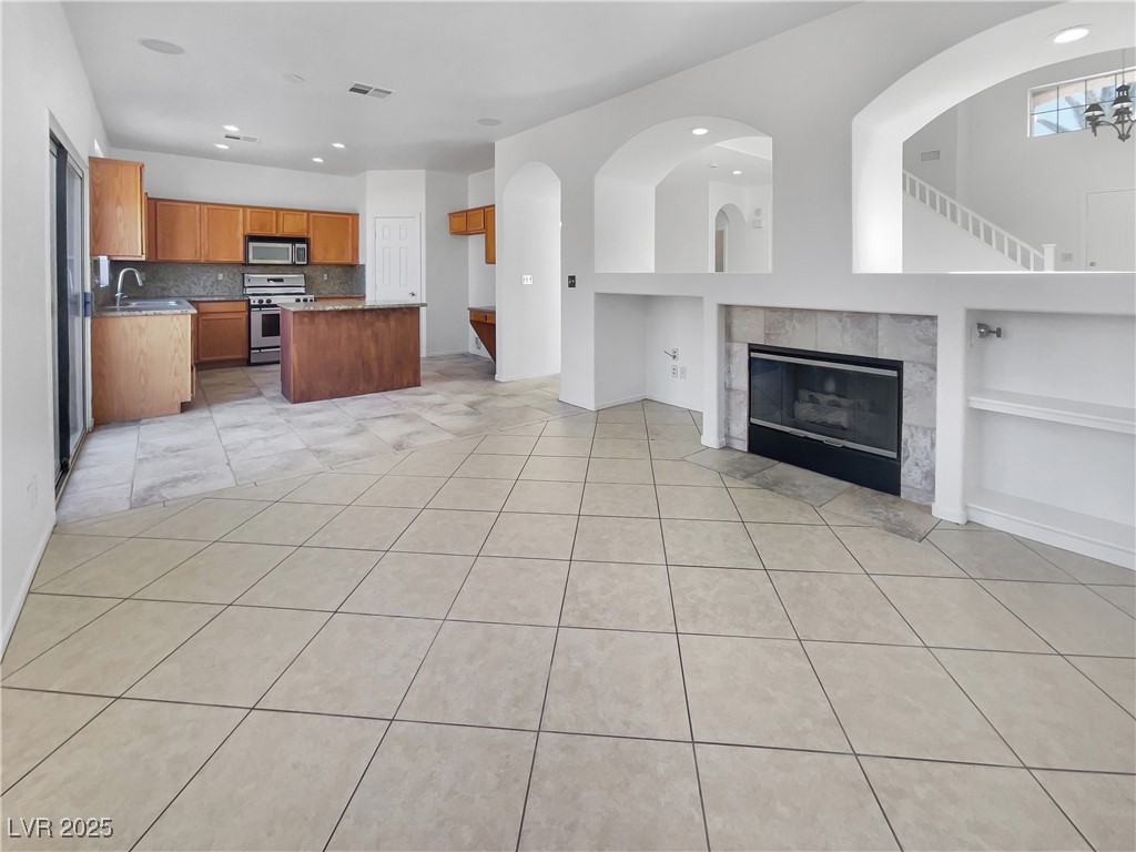 9511 Withering Pine Street Property Photo 14