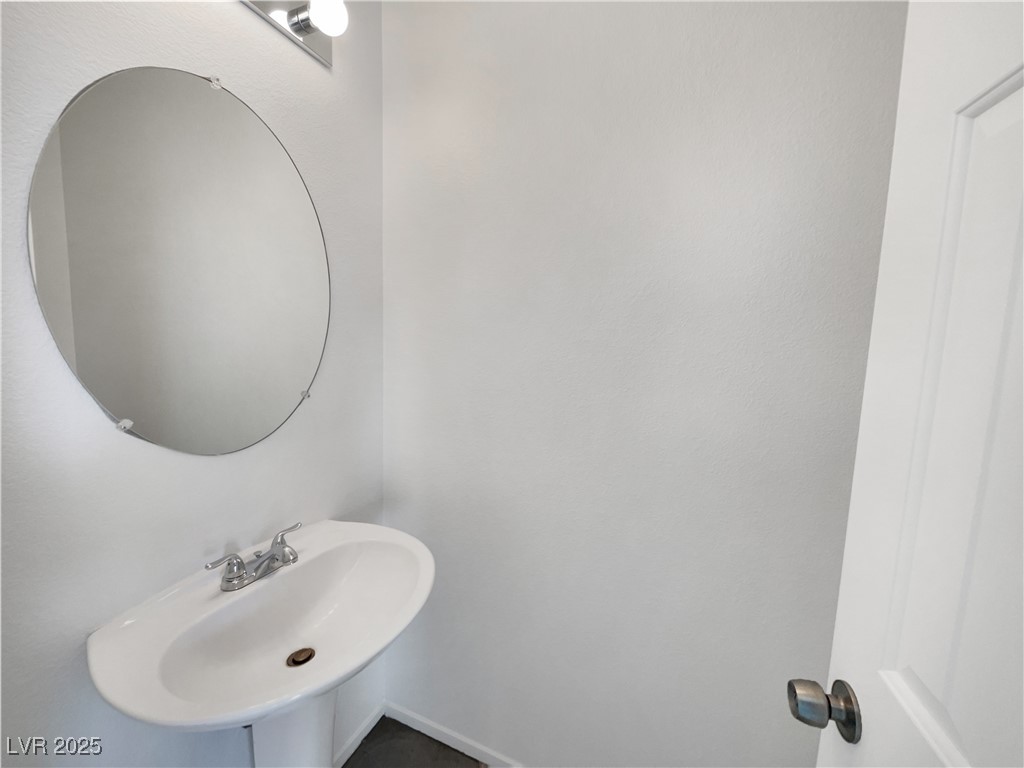 9511 Withering Pine Street Property Photo 18