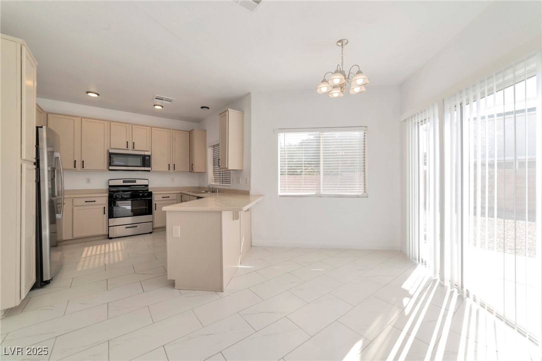 4929 Morning Falls Avenue Property Photo 4