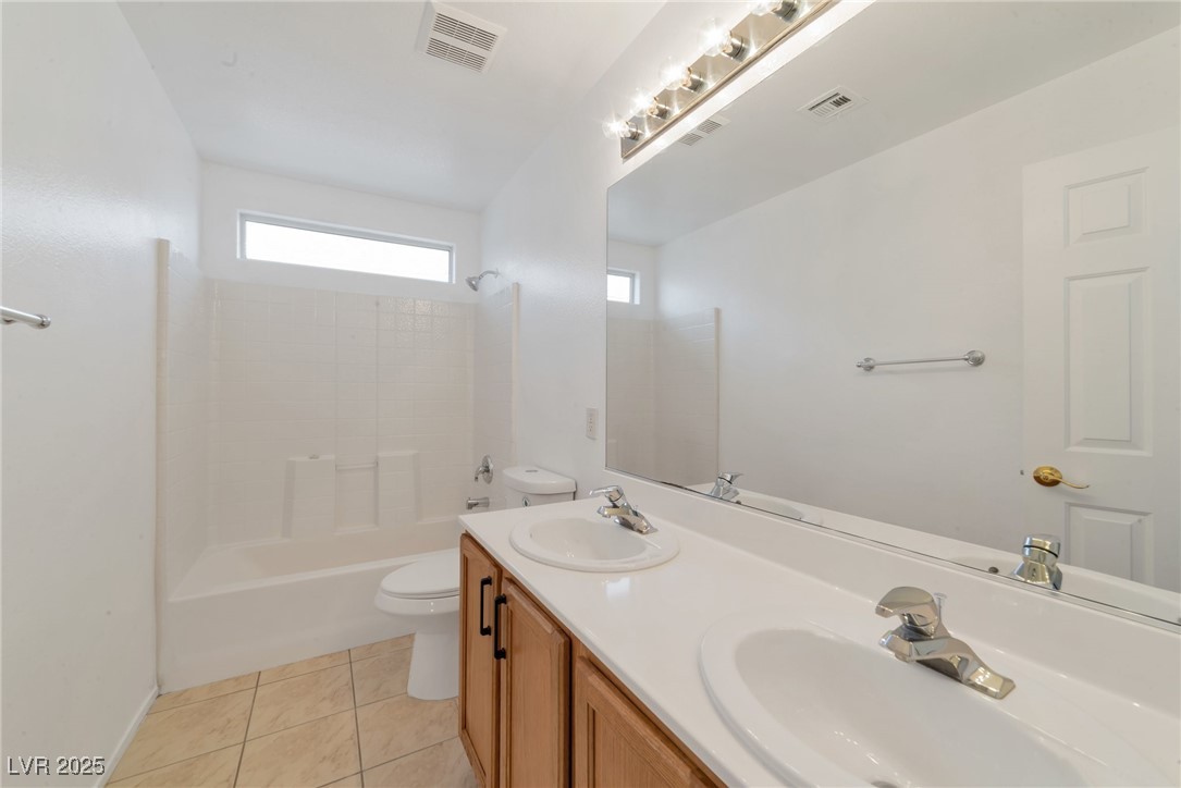 4929 Morning Falls Avenue Property Photo 13