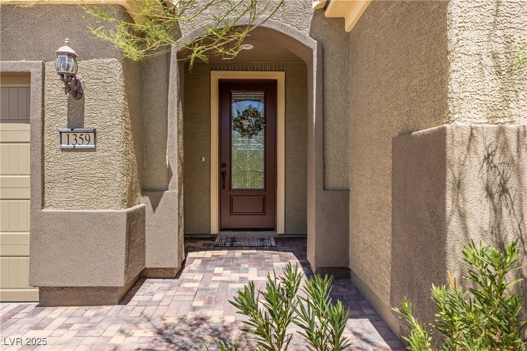 1359 Skylight Way Property Photo 3
