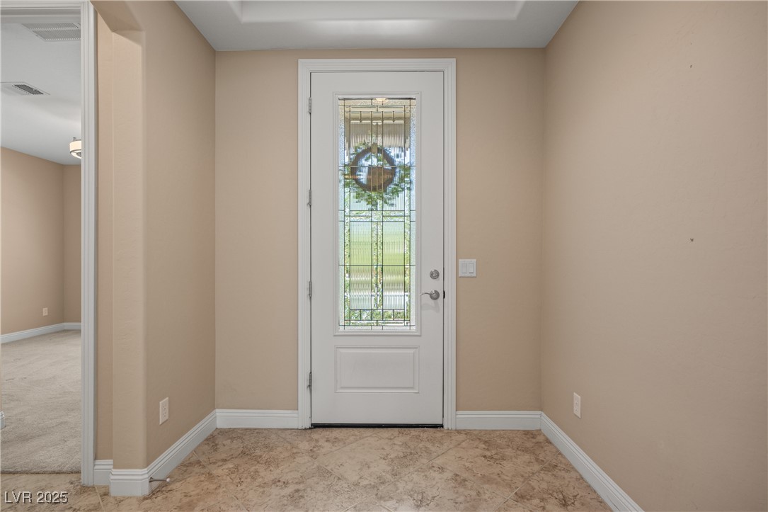 1359 Skylight Way Property Photo 4