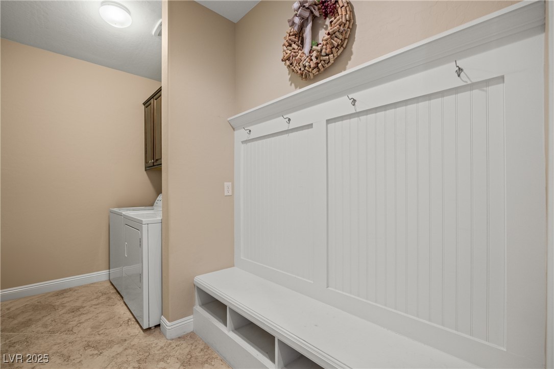 1359 Skylight Way Property Photo 16