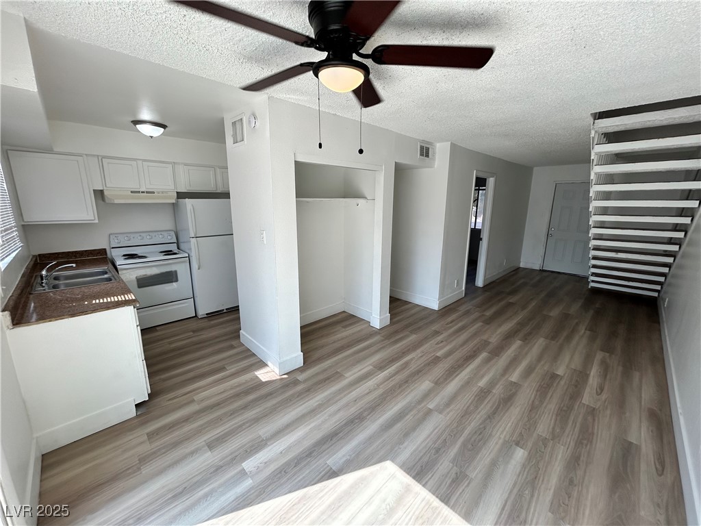 501 South Maryland Parkway B2 Property Photo 3