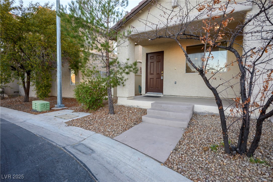 6005 Bristol Crest Lane Property Photo 3