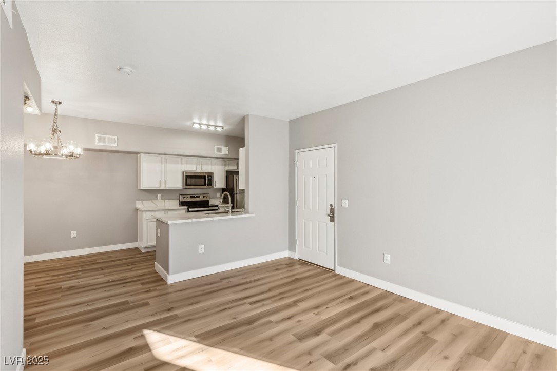 2615 West Gary Avenue 2040 Property Photo 10