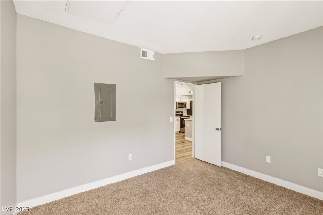 2615 West Gary Avenue 2040 Property Photo 17