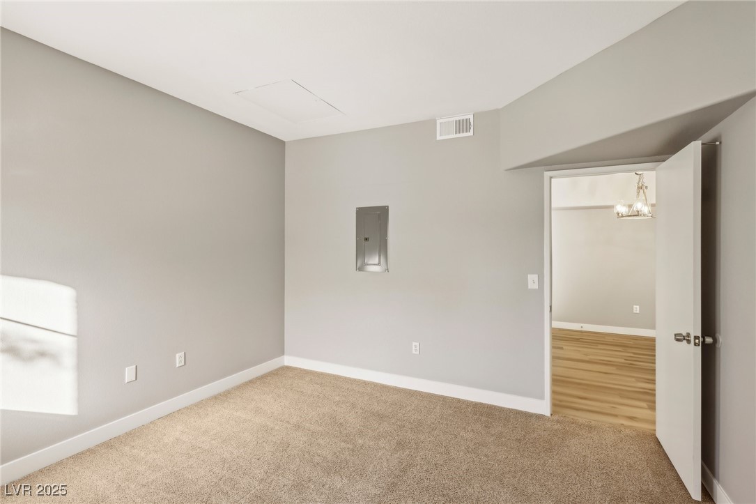 2615 West Gary Avenue 2040 Property Photo 18