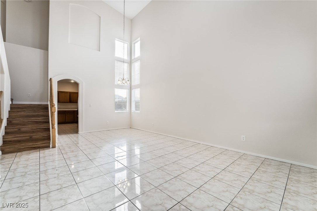 1484 Morning Crescent Street Property Photo 4