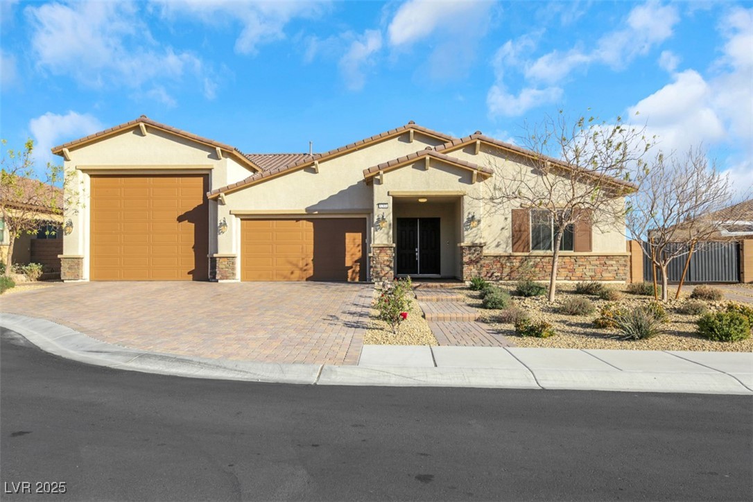 6364 Cambridge Creek Court Property Photo 3