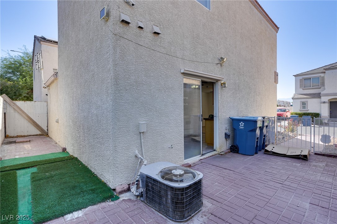 10082 Swimming Hole Street Property Photo 12