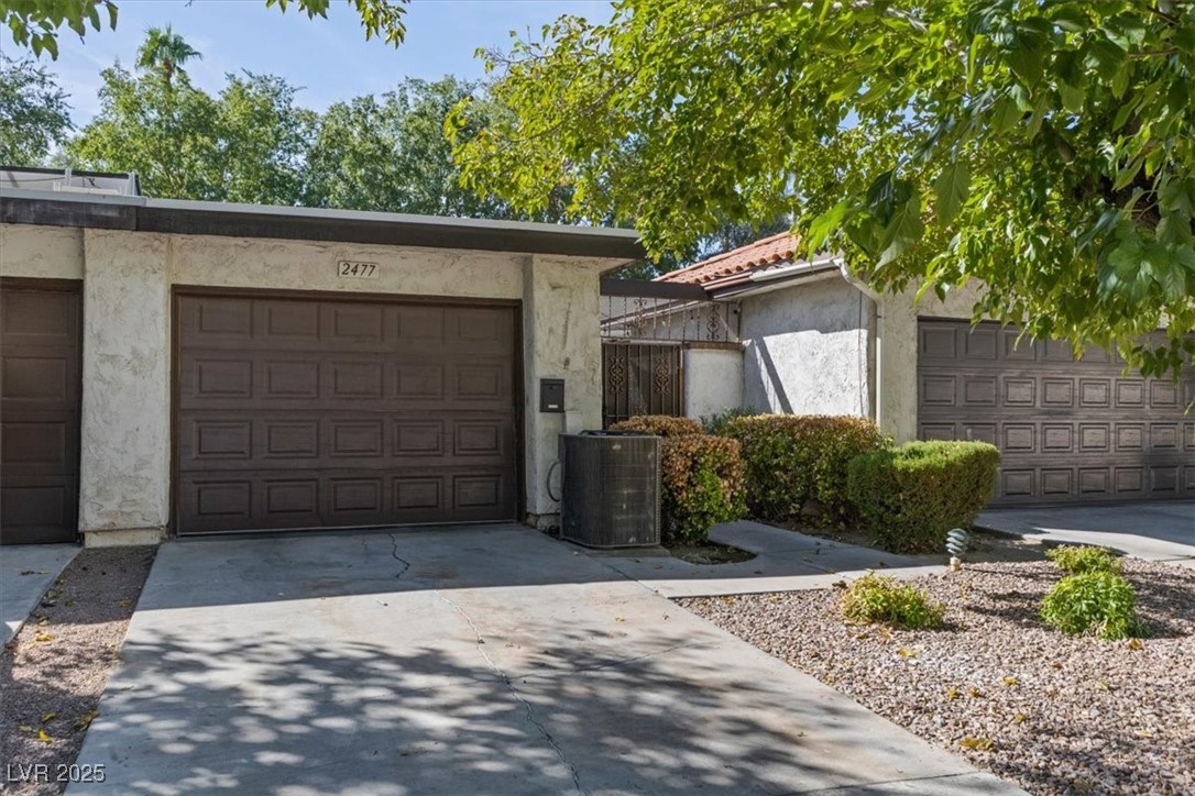 2477 Vallarta Circle Property Photo 1