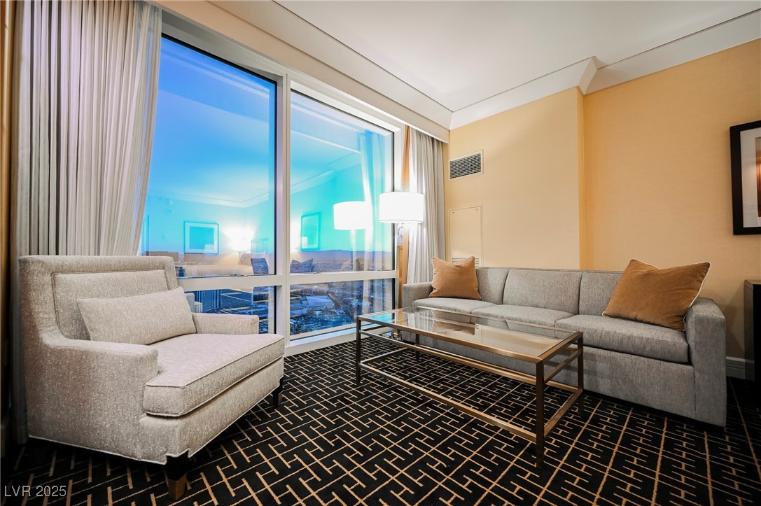 2000 Fashion Show Drive 5428 Property Photo 9