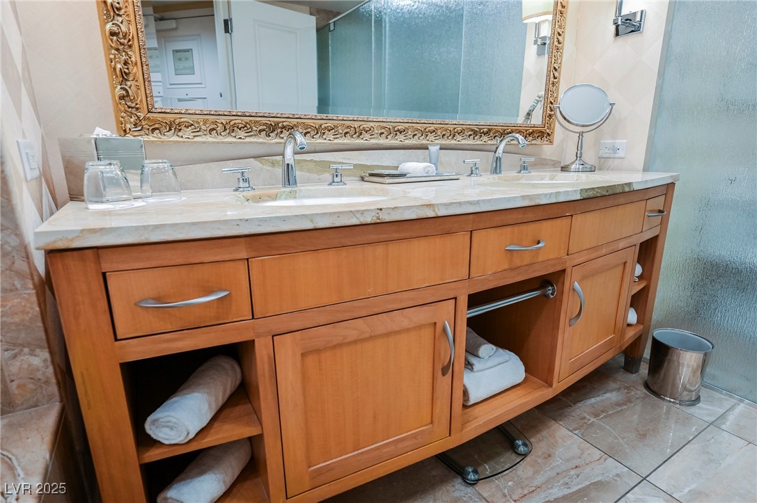 2000 Fashion Show Drive 5428 Property Photo 31