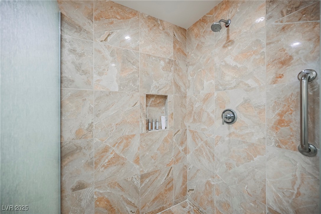 2000 Fashion Show Drive 5428 Property Photo 36